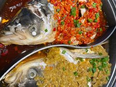 -阿瓦山寨·湘菜现炒·剁椒鱼头王(咸阳总店)