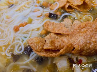 今天是分享上师大徐汇香樟，中间乱入了肯德基的圣代嘻嘻