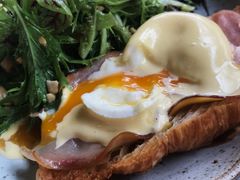 -ROAST coffee & eatery