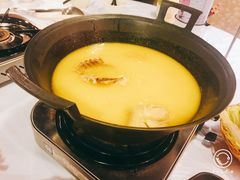 -鲜入围煮花胶鸡海鲜火锅