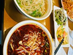 -伊京轩兰州牛肉面(闹市口店)