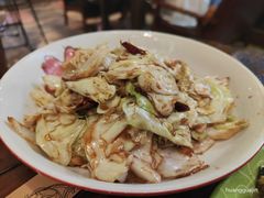 吊锅油渣手撕包菜-吃货私房菜(丽江束河古镇店)