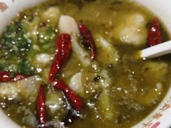 -渝是乎酸菜鱼(龙旗购物中心店)