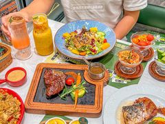 -西语·炭烧牛排(卓越中寰店)