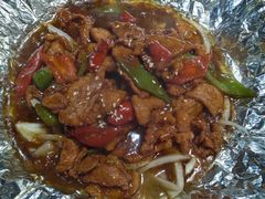铁板黑椒牛肉-东来菜馆•手抓海鲜家常菜•海鲜锅贴(鸽子窝店)