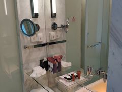 -上海滴水湖皇冠假日酒店