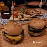 看⚽还得去老牌酒吧，不用人头费也不用订金，不做大冤种！