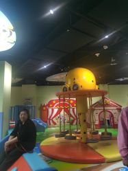 -咘隆家族儿童乐园(凯旋广场店)