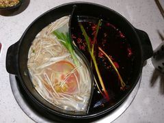鸳鸯锅-钢管厂歆瑞源油卤串串香(春熙路太古里店)