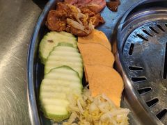 -哈哈碳都·牛肋条无限自助烤肉(台江万达店)