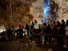 -波斯托伊纳溶洞