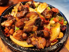 韩式瓦香鸡-鑫日千里马朝鲜族小馆(总店)