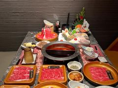-牛YO寿喜烧·铁板烧和牛火锅自助(市府恒隆店)