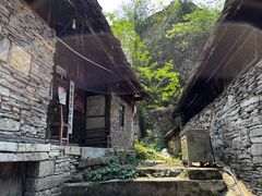 -高荡千年布依古寨旅游景区