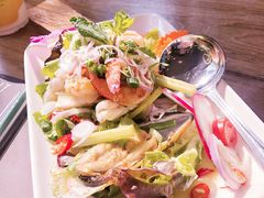 -Chom Cafe and Restaurant