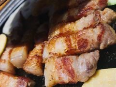 带皮厚切五花-唯成•韩国炭火烤肉 유성고기