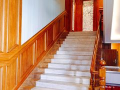 -八府香鸭·啫啫煲(华山路店)