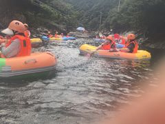 -安吉龙王山峡谷漂流