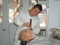 -兰建理发店