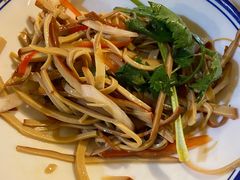 凉拌鸡蛋干-味之绝美蛙鱼头火锅(高新店)