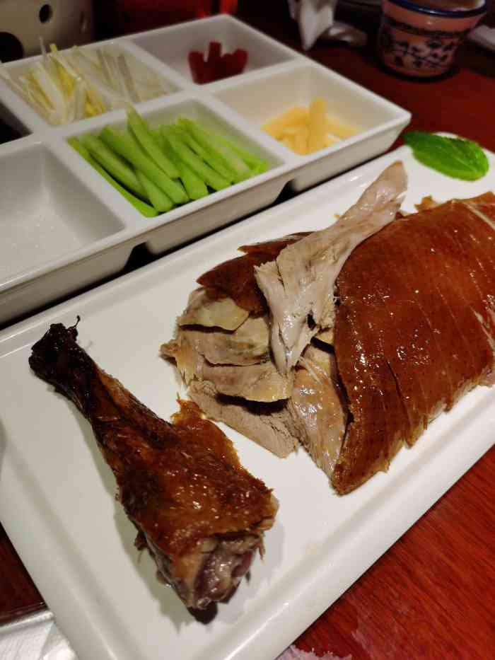 京味张·北京烤鸭(南山店)-"地址:南油地铁站d出口来福士往200m左.