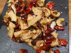 小炒松茸-敏珠拉姆藏餐·南京厨房(富春江东街店)