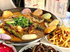 -丹水桥地锅鱼·翘嘴鲌·地方特色全鱼宴(丹江口大坝店)