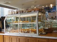 面包甜点陈列柜-老大昌(淮海中路店)