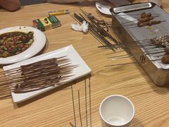 -三个大叔烤羊肉串·歌手驻唱·碳烤鲜肉(西三旗店)