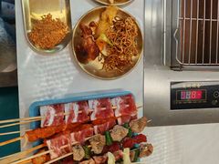 -哈尔滨小酒馆·鲜肉现穿自助烧烤(康新花园店)