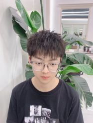 -尤司男士国潮理发馆