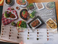 -Chom Cafe and Restaurant