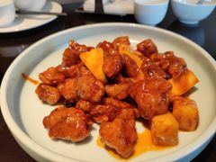 黑蒜香菠咕噜肉-通安客栈中餐厅·何家小馆