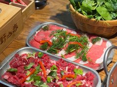 -野山舂·贵州现舂酸汤火锅(鸿通城店)