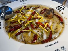 老坛酸菜鲈鱼-渔语鱼酸菜鱼新川菜(来福士店)