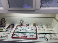 -提一眼镜·蔡司·依视路(小寨店)