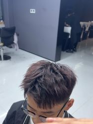 -宫铭烫发染发接发店