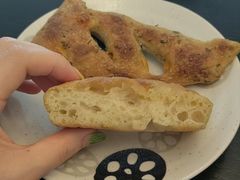 橄榄香烤佛卡夏-PAIN CHAUD 百丘(尚嘉中心店)