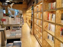 -新华里咖啡书吧(新华书店小寨店)