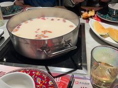 -尚尚仙·酸汤猪手·猪肚鸡火锅(华联万柳购物中心店)