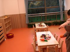 -小门牙好性格托育(北外滩中心)