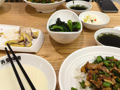 -弄堂咪道-饭香·面香·馄饨香(汇锦广场店)