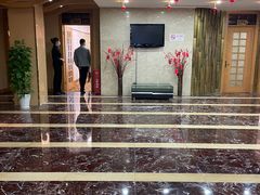 -新加坡泰园村酒楼直营(新华路店)