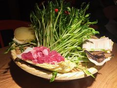 黑猪灼泉水时蔬-吃饭皇帝大(解放西路店)