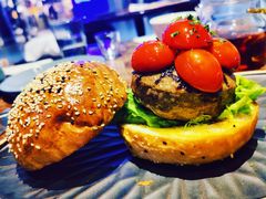 芝心牛肉汉堡-Let'sBURGERplus·非常创意汉堡(三里屯店)