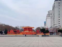 -巴陵广场