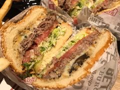 -The Habit Burger Grill 哈比特汉堡(复兴soho店)