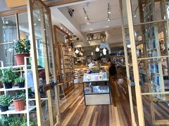 -猫的天空之城概念书店(束河店)