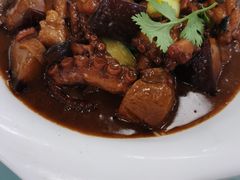 八爪鱼炖肉-雅逸居海鲜小厨