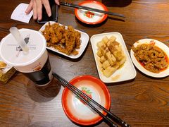 -爆炸头阿姨小四川正宗川味小吃(无任何分店)
